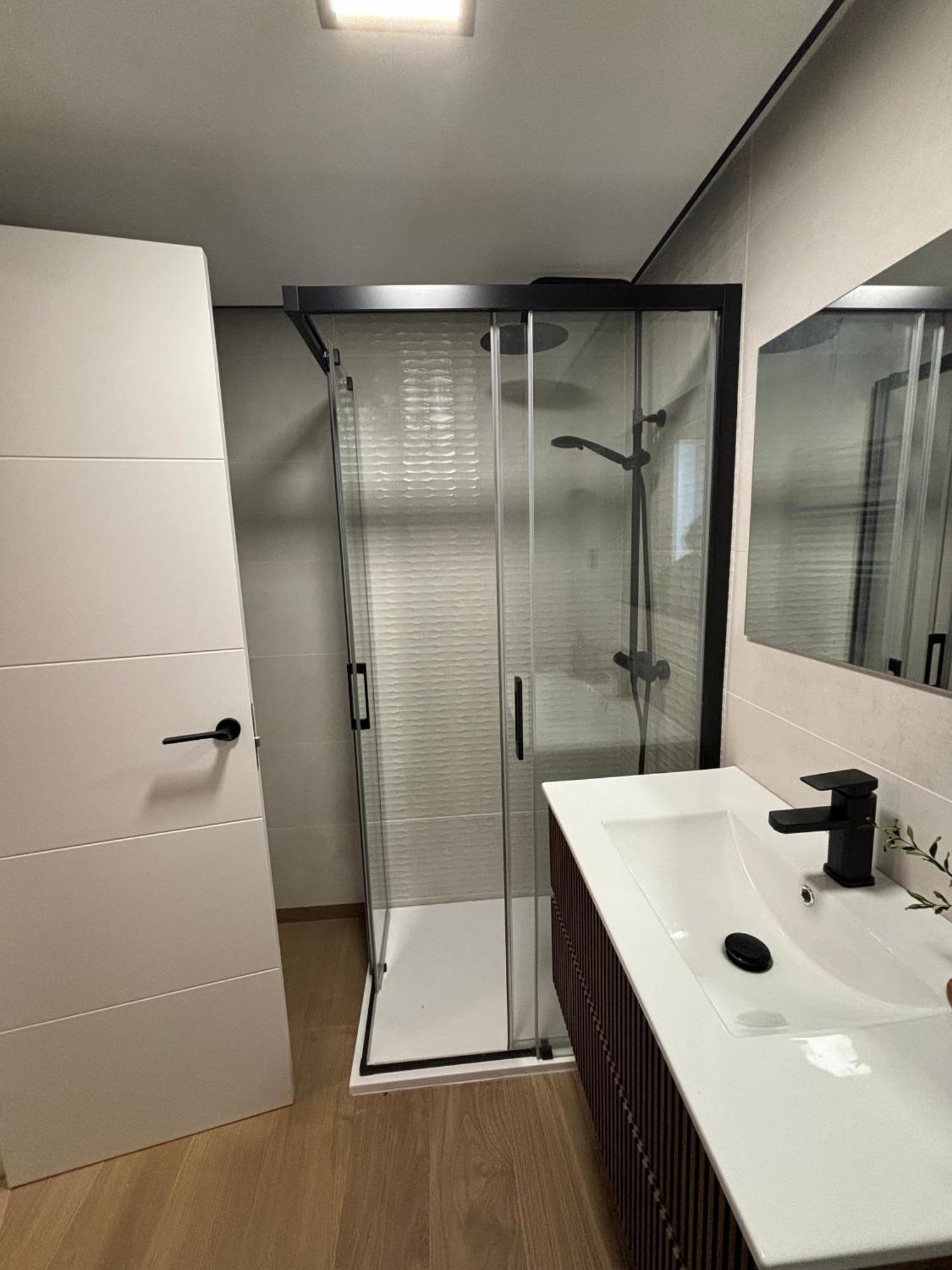 Victrix Homes Leon Luaran gambar