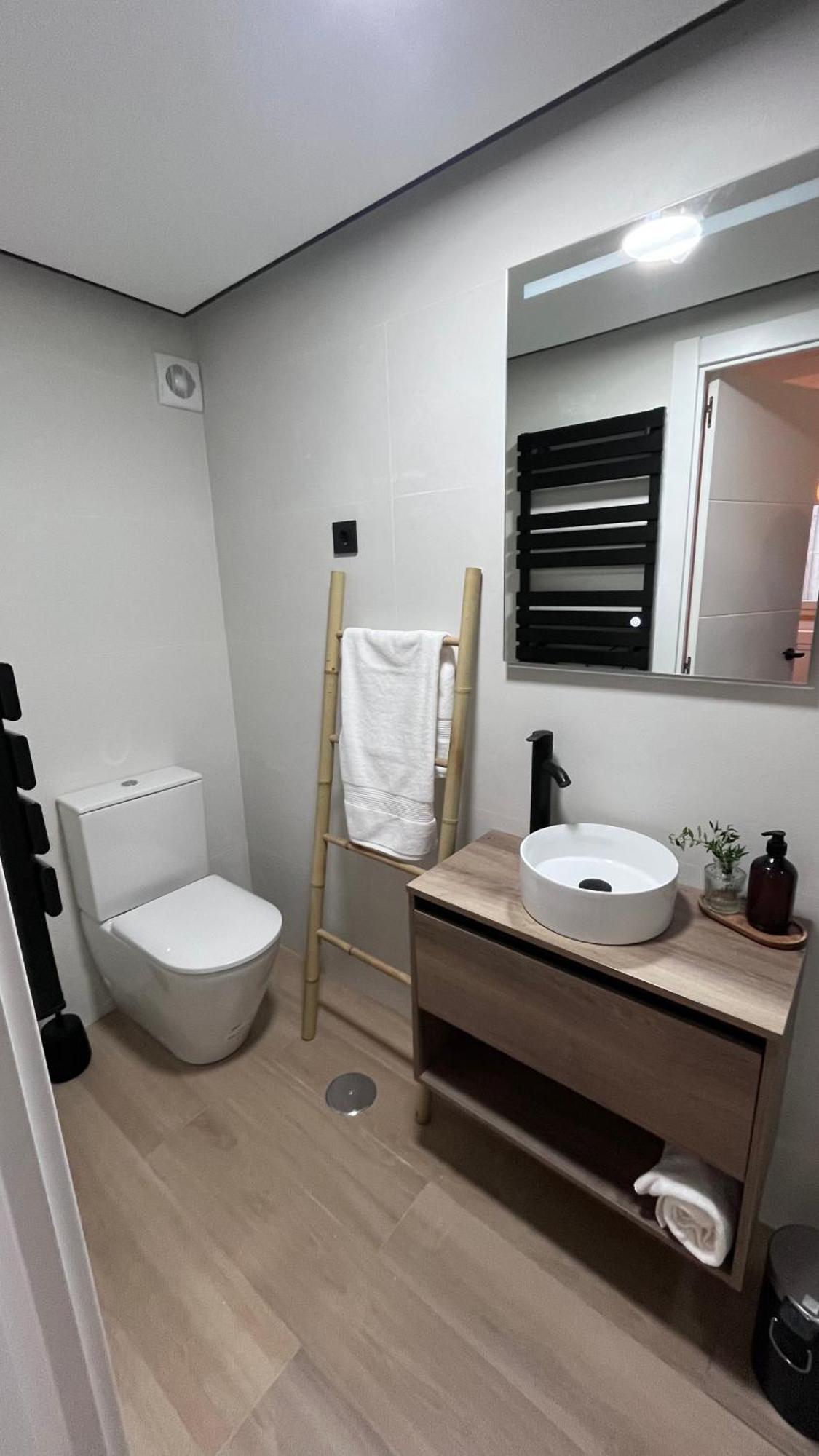 Victrix Homes Leon Luaran gambar